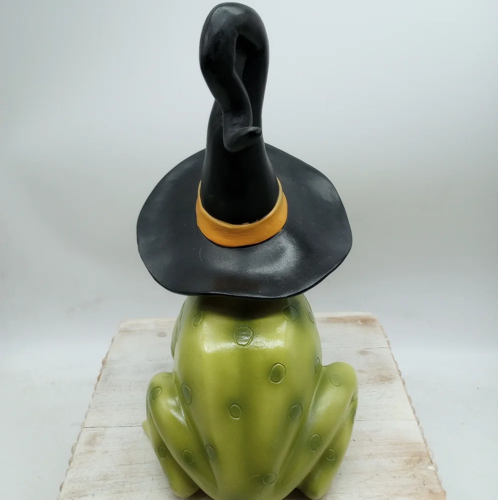 Halloween Frog With Witch Hat